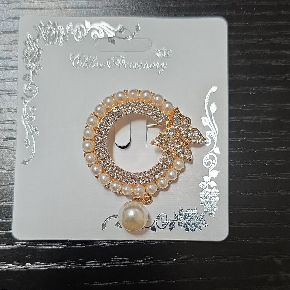 Chloe Accessory Gold Metal Round Brooch Imitation Pearl Rhinestone Star